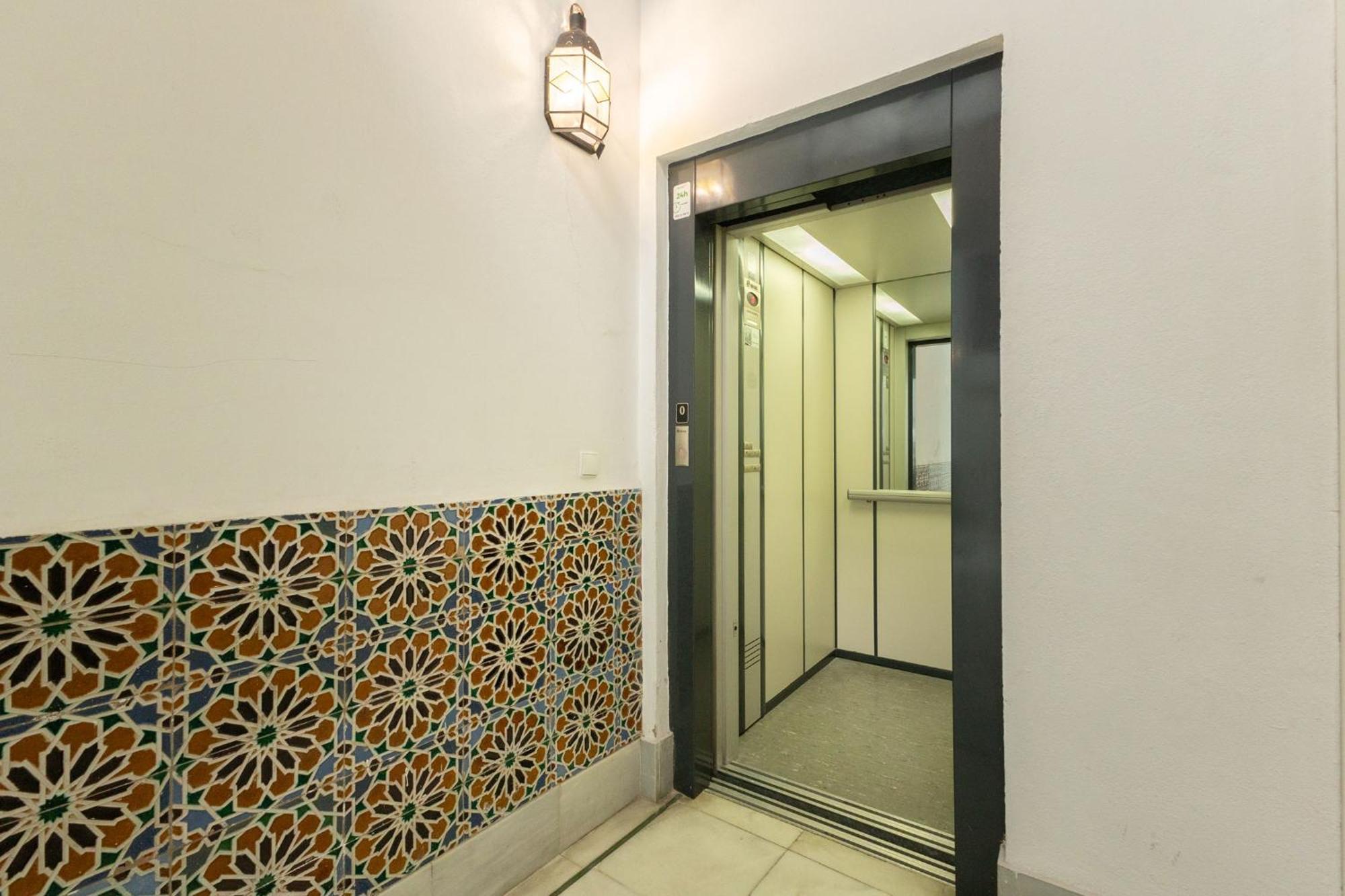 Charming 2 Bedroom Boutique Triplex Apartment With Private Terrace At Seville City Center By Ocityzen Exterior photo